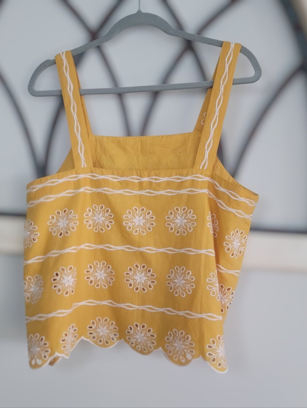 LOFT Yellow & White Embroiderd cotton Eyelet Tank Top With scalloped hem, Sz M - Picture 4 of 4